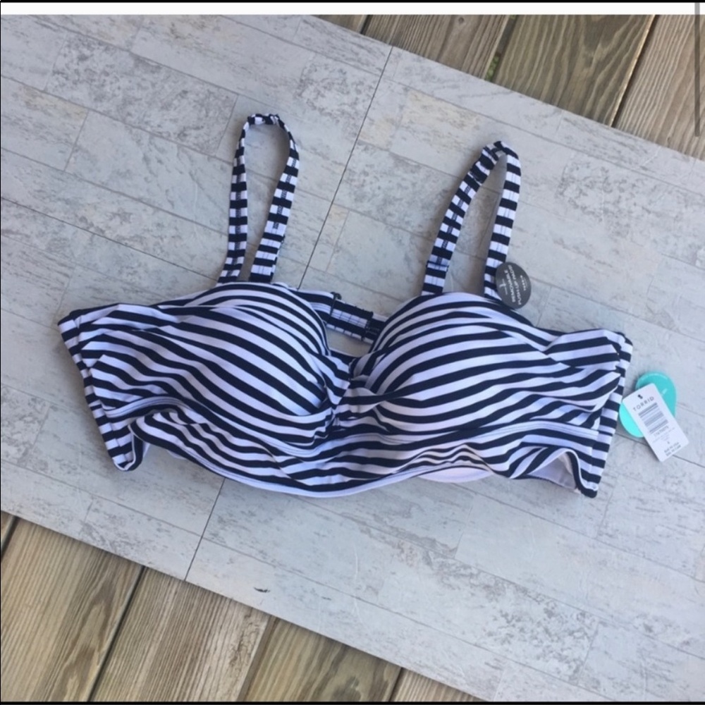 Torrid Bikini Top Only 6x NWT